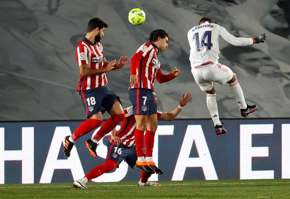 El Atlético y el Madrid son dos de los equipos que más goles hacen en el último minuto. EFE