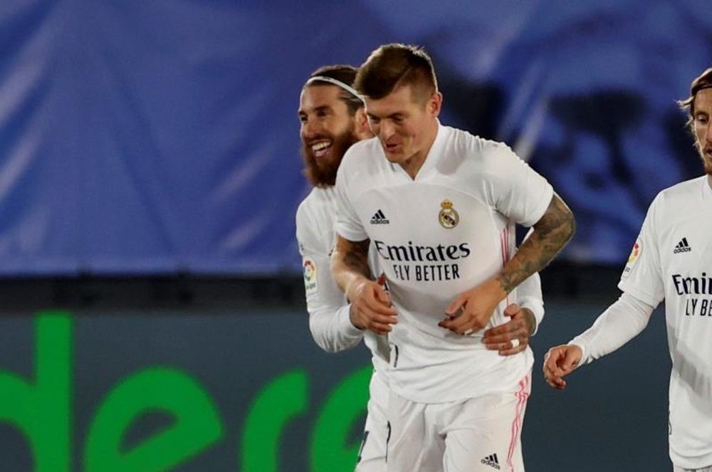 Ramos y Kroos animaron al madridismo. EFE