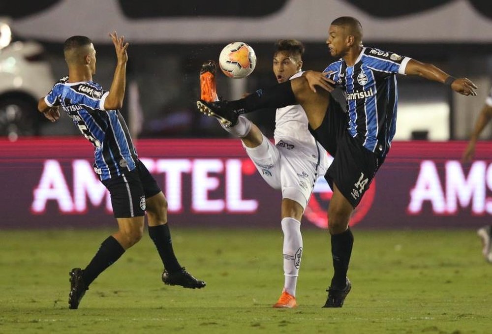 Fora dos planos, David Braz estará no grupo do Grêmio no Equador. EFE/Alexandre Schneider/Arquivo