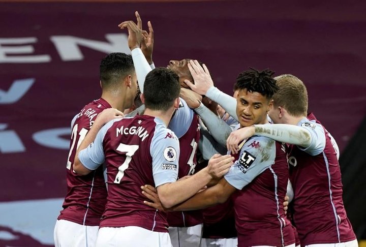 Diez hombres son suficientes para que el Aston Villa arrolle al Crystal Palace