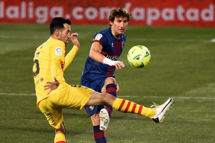 Mosquera seguirá en la SD Huesca una temporada más