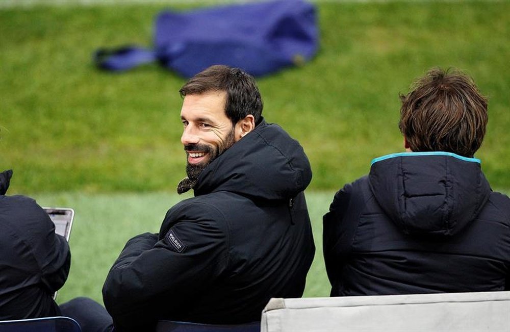 El exfutbolista holandés Ruud van Nistelrooy y exjugador del Real Madrid, ahora entrenador del PSV, será el entrenador del filial del PSV Eindhoven, a partir de la próxima temporada.EFE/Víctor Lerena/Archivo