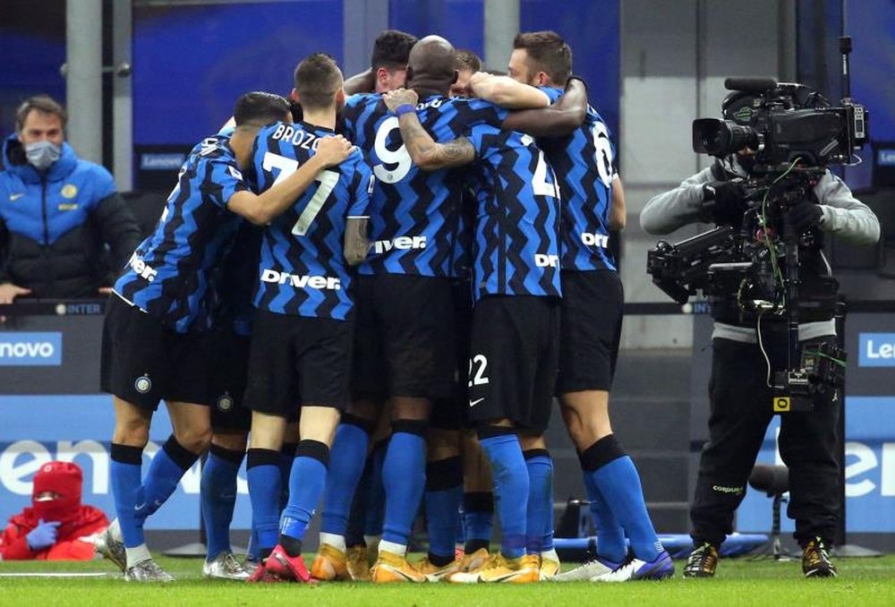 El Inter anuló a la Juve y alcanzó al Milan en la cabeza. EFE/EPA