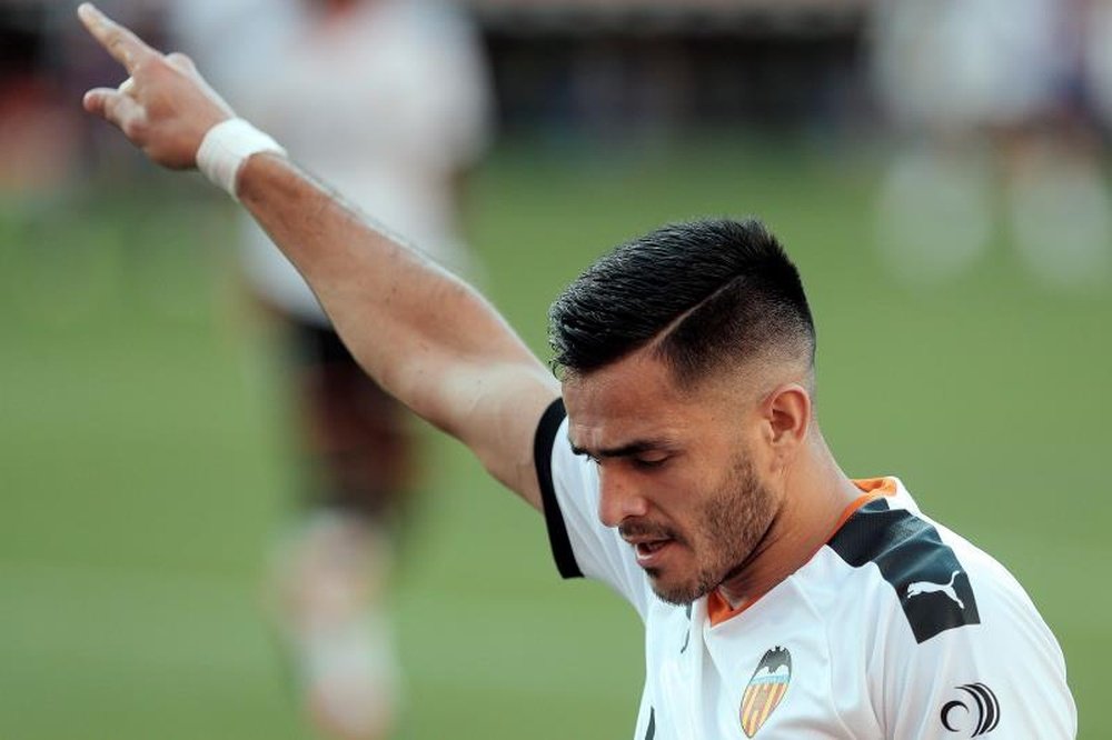 Valencia could be without Maxi Gomez for the clash with Atletico Madrid. EFE