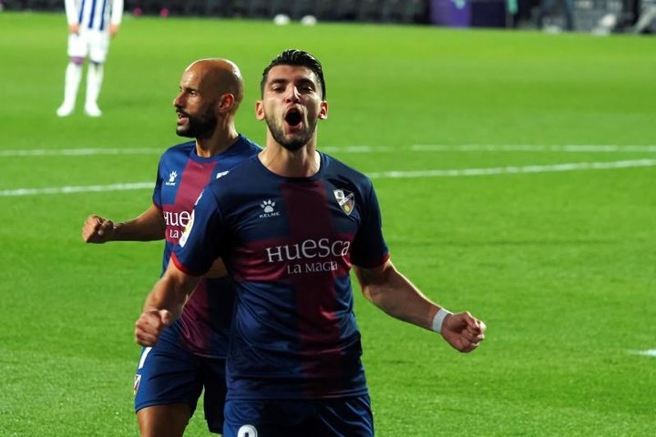 Rafa Mir offered to Barca