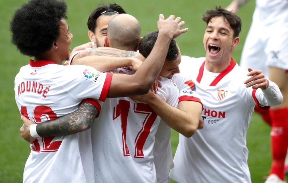 El Sevilla venció con seriedad en Ipurua. EFE
