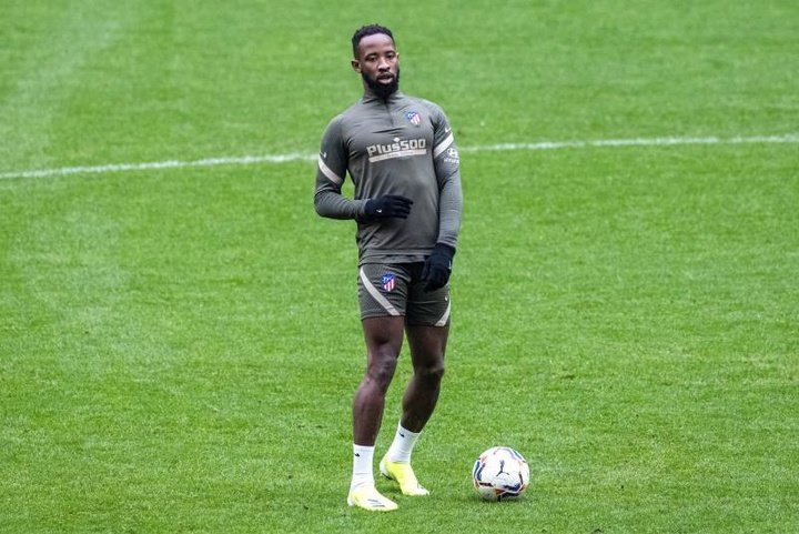 Moussa Dembélé testa negativo e entra na lista de Simeone