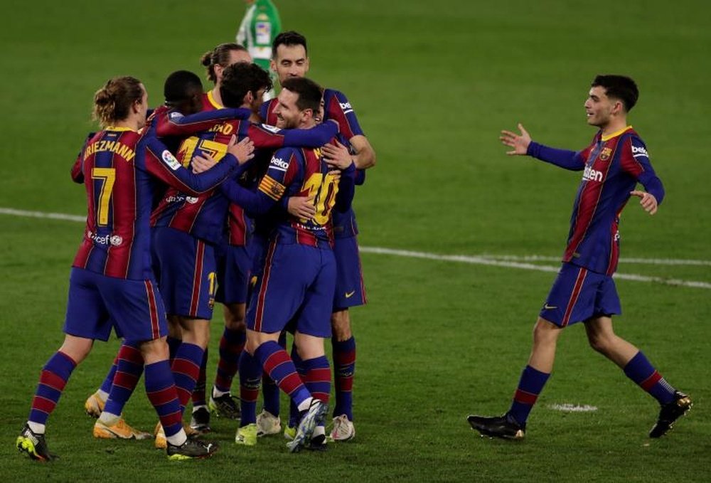 Messi e Trincão garantem três pontos ao Barça contra o Betis. EFE