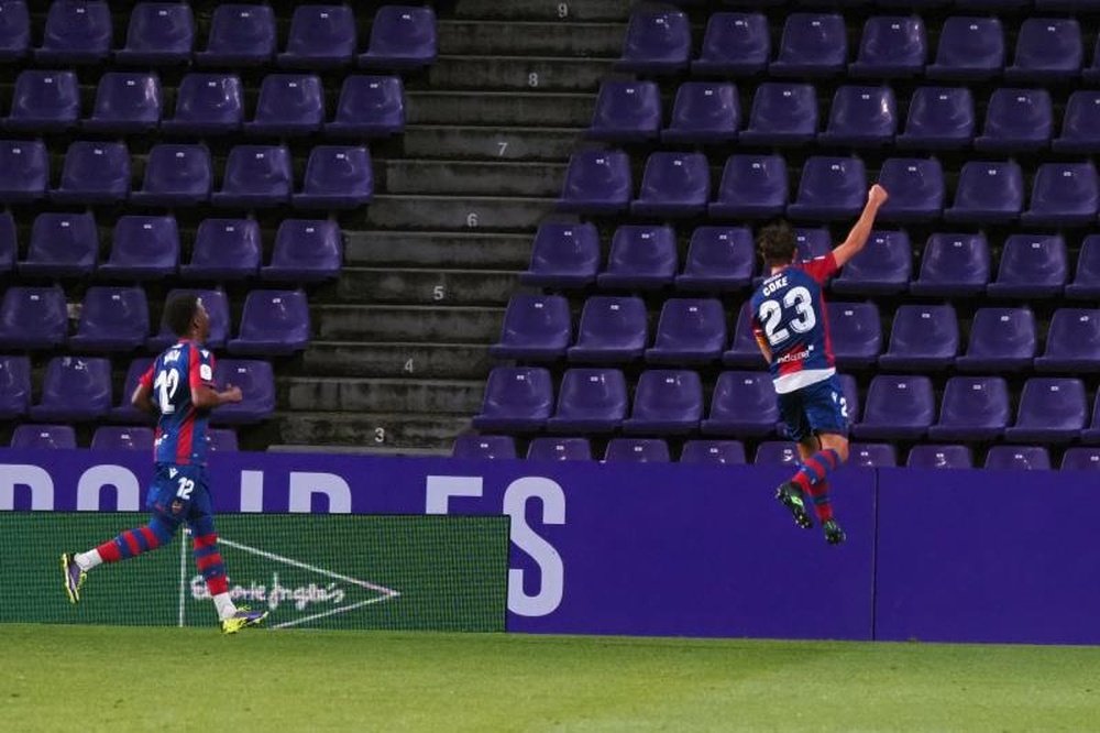Coke anounces his exit. EFE