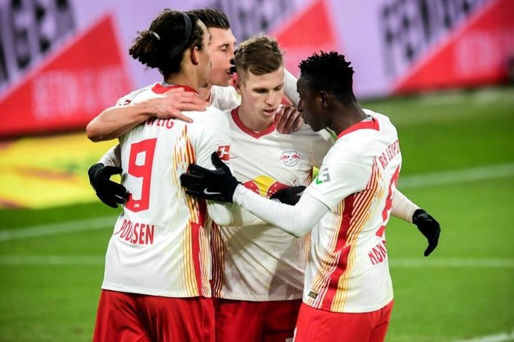 El RB Leipzig sobrevive al Augsburg y a Upamecano