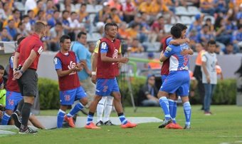 La Liga Salvadoreña busca cuadrar los clasificados a cuartos. EFE