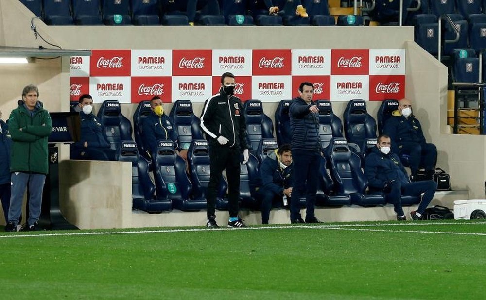 Unai Emery expulsé après le coup de sifflet final du match Villareal-Betis Séville. EFE