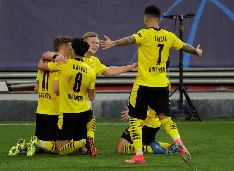 El Borussia Dortmund fue crítico con la celebración junto a los aficionados. EFE