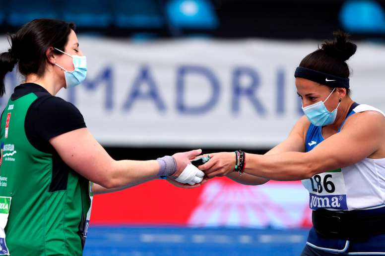 Belén Toimil Belén Toimil (i) se proclamó este sábado campeona de lanzamiento de peso destronando a la lorquina Úrsula Ruiz (d) después de 11 años de dominio, durante el Campeonato de España de atletismo en pista cubierta que se celebra en Madrid. EFE/Kiko Huesca