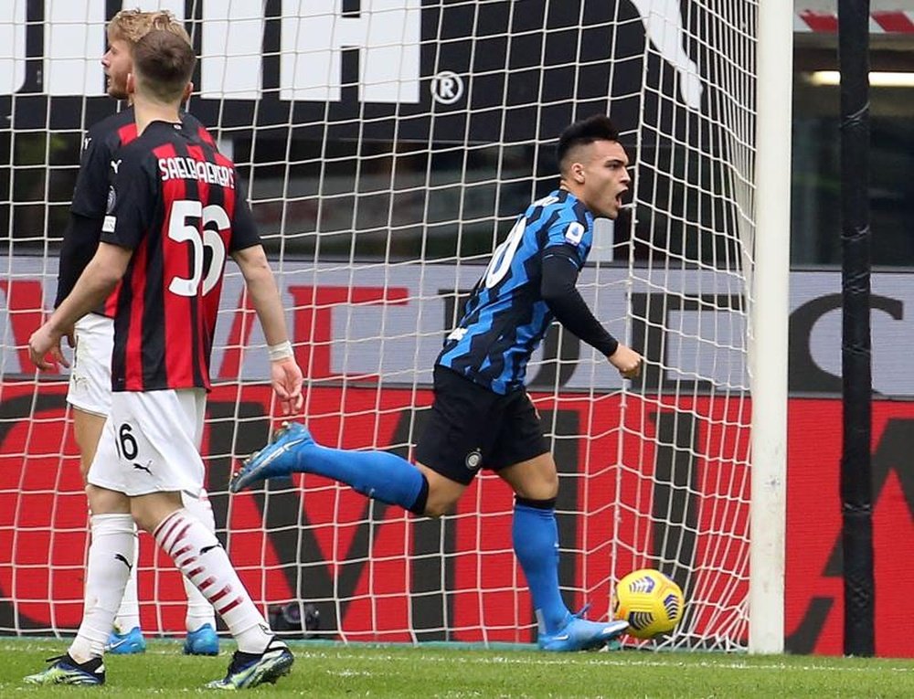 Lautaro Martínez fez dois gols no clássico entre Inter de Milão e Milan. EFE/EPA/MATTEO BAZZI
