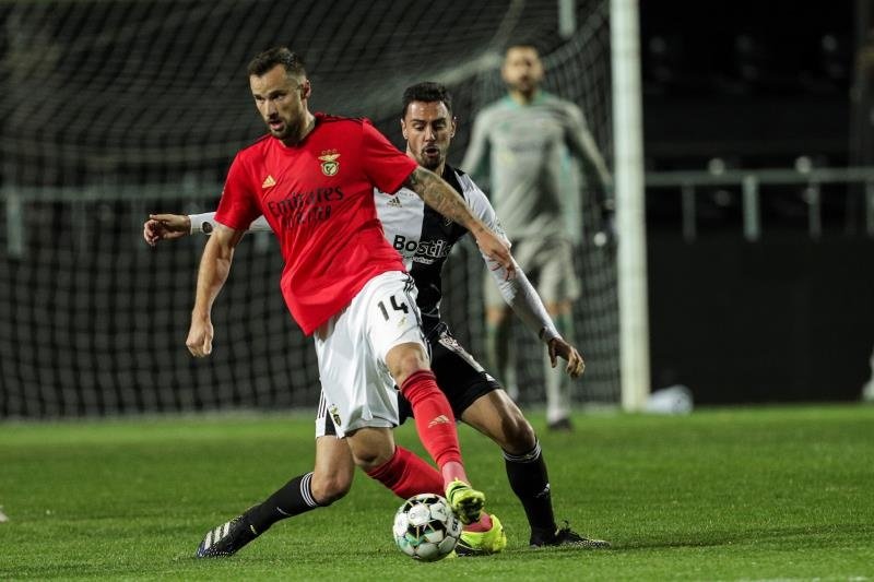 Benfica empata mais uma e fica a 15 pontos do líder