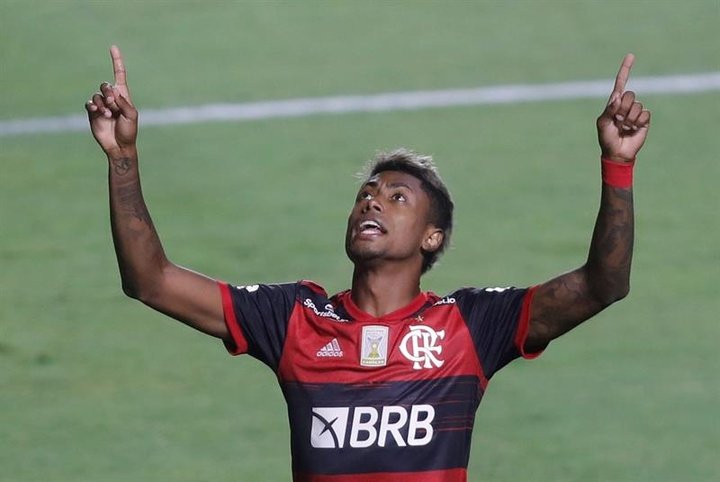 Flamengo sabe sufrir e Internacional se queda sin premio