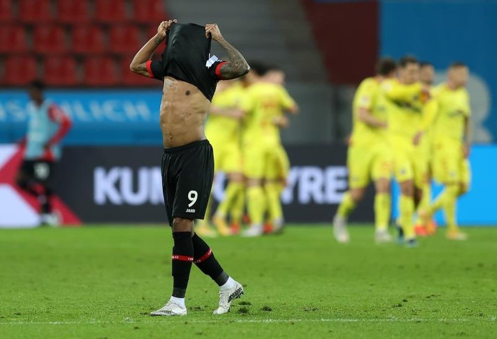 Leverkusen boucle sa semaine cauchemardesque avec une défaite. EFE