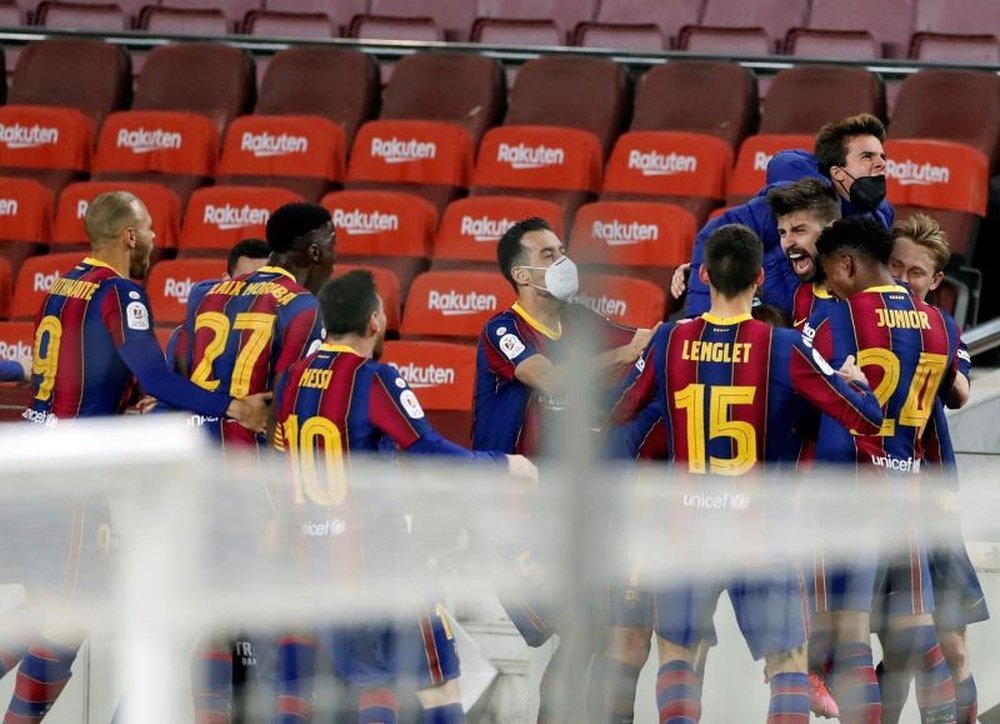 Rivaldo cree que el Barça no debe apostarlo todo a la Copa. EFE