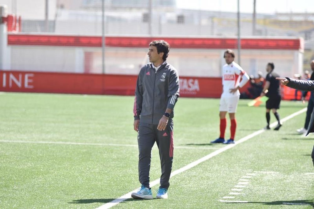 Raul Gonzalez Blanco is considering leaving Real Madrid reserve team this summer. EFE