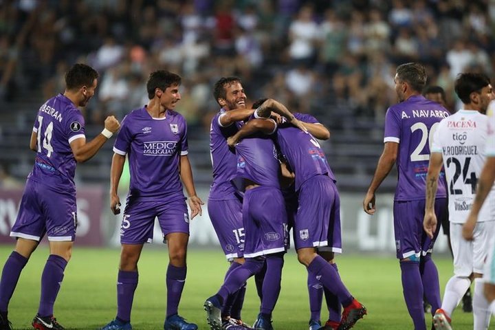 Defensor Sporting entra en la historia tras coronarse con la Copa