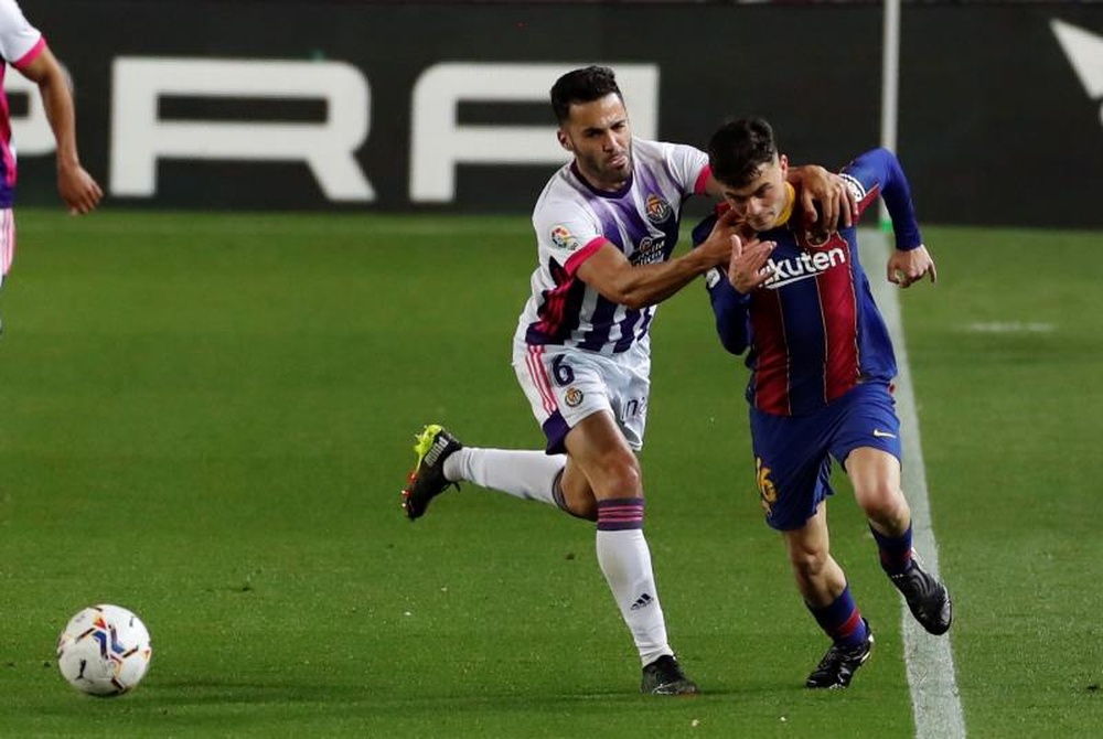 Barcelona want to nail down Pedri until 2024. EFE