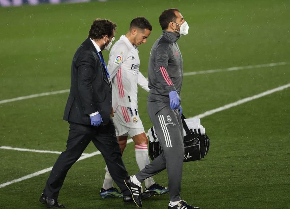 El vestuario del Madrid se volcó con Lucas Vázquez tras su lesión. EFE/Juanjo Martín