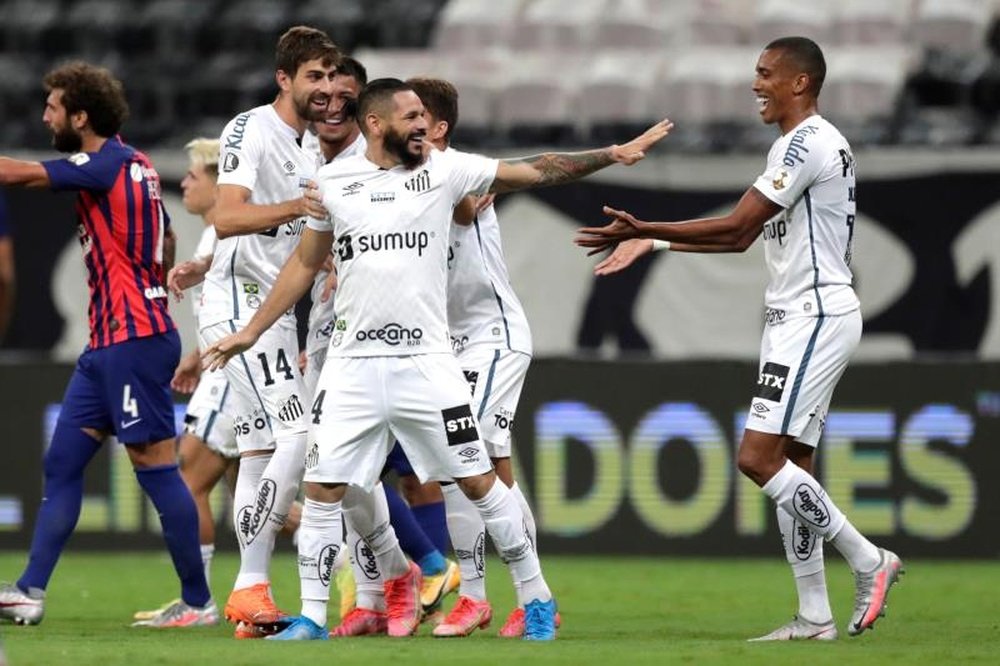 Confira a nova camisa do Santos. EFE/Ueslei Marcelino