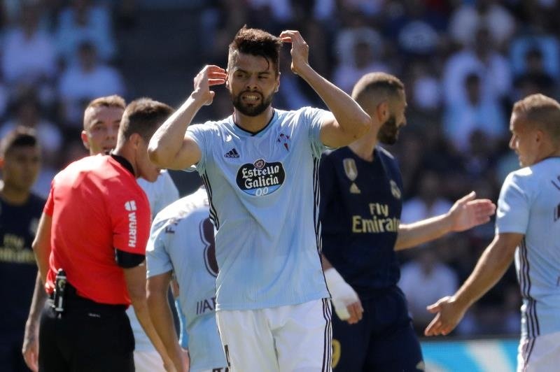 Araujo toujours blessé, Coudet cherche des alternatives