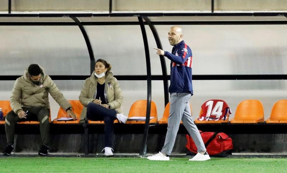 Sánchez Vera no seguirá como entrenador del Atlético. EFE