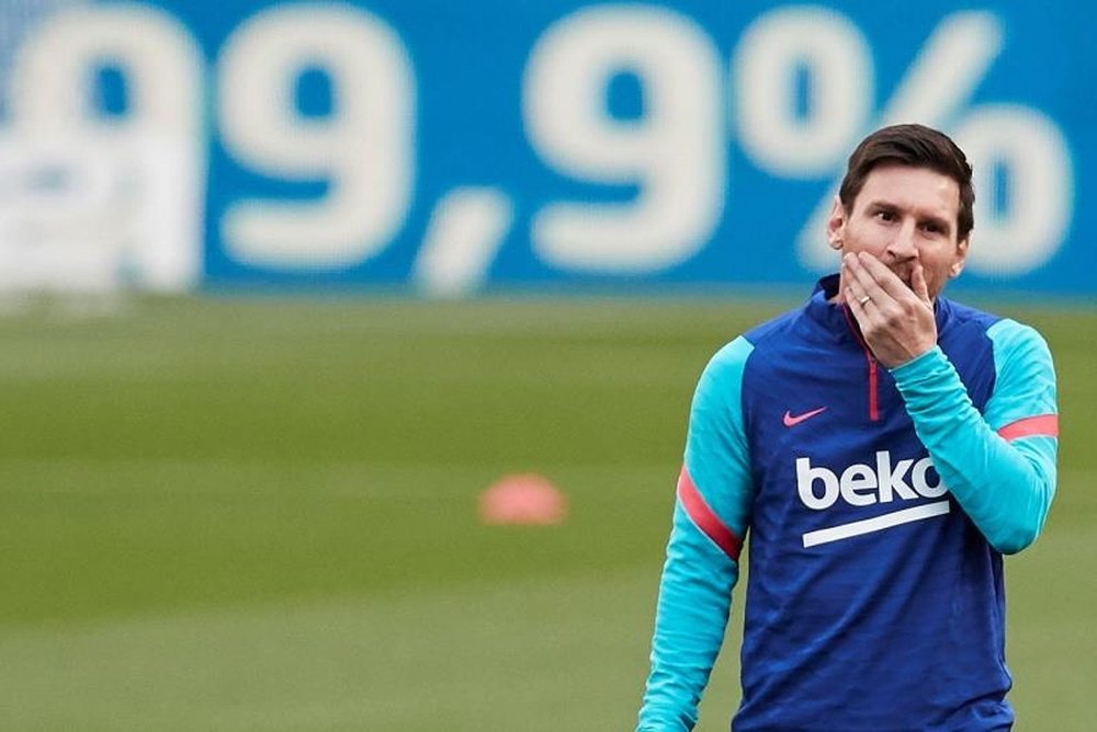 PSG não joga a toalha por Messi. EFE/ Alejandro Garcia
