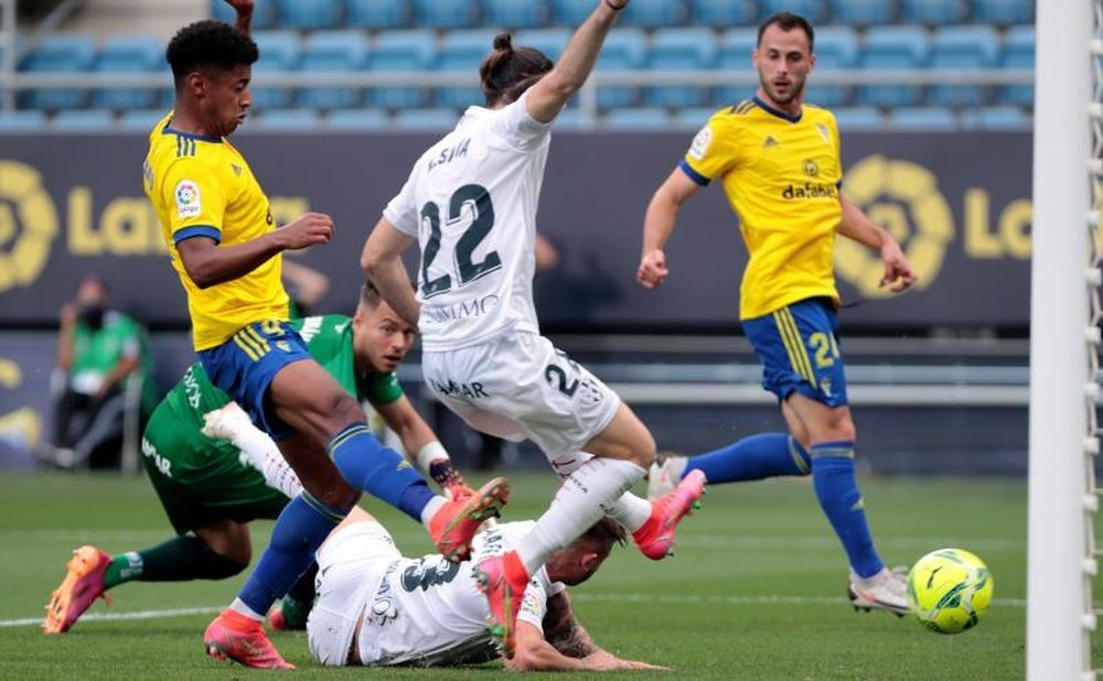 Gastón Silva jugará una temporada más en la SD HUesca. EFE