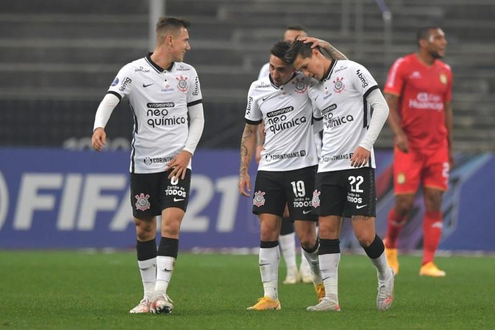 Desempenho fora de casa no segundo turno faz do Corinthians visitante inofensivo. AFP