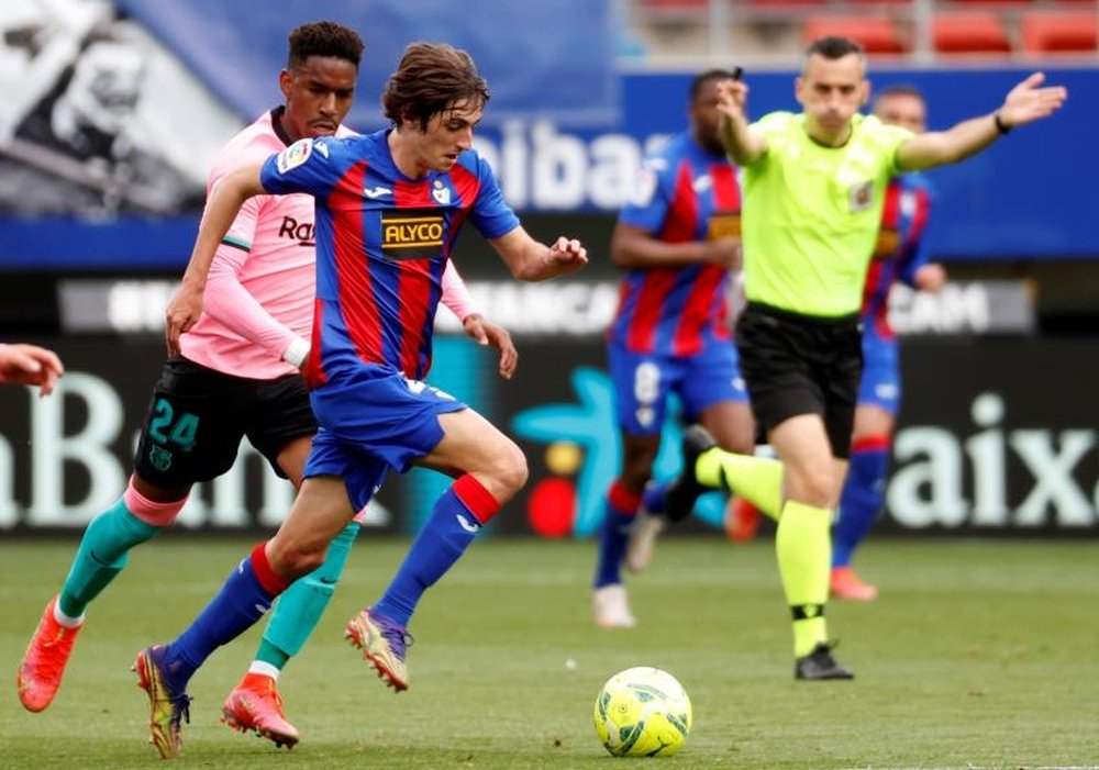Bryan Gil fait ses adieux à Séville. EFE/Javier Etxezarreta