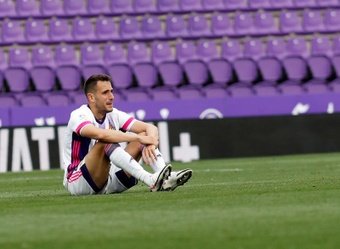 El defensa del Real Valladolid Kiko Olivas tras el último partido de LaLiga Santander que Real Valladolid y Atlético Madrid disputaron en el estadio José Zorrilla, en Valladolid. EFE/Cesar Minguela