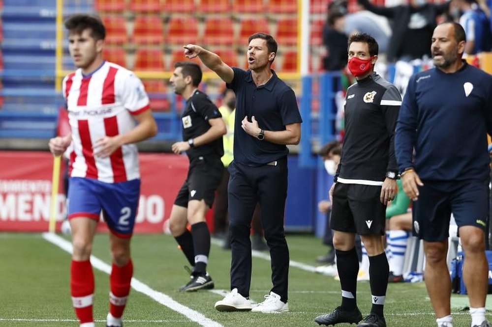Xabi Alonso no quiere que las cuatro bajas ante el Cartagena sean una excusa. EFE