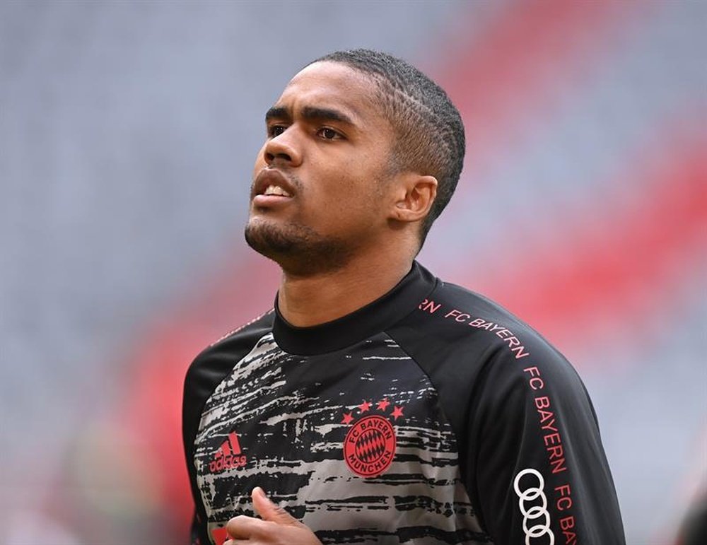 Agora é oficial! Douglas Costa está de volta ao Bayern de Munique