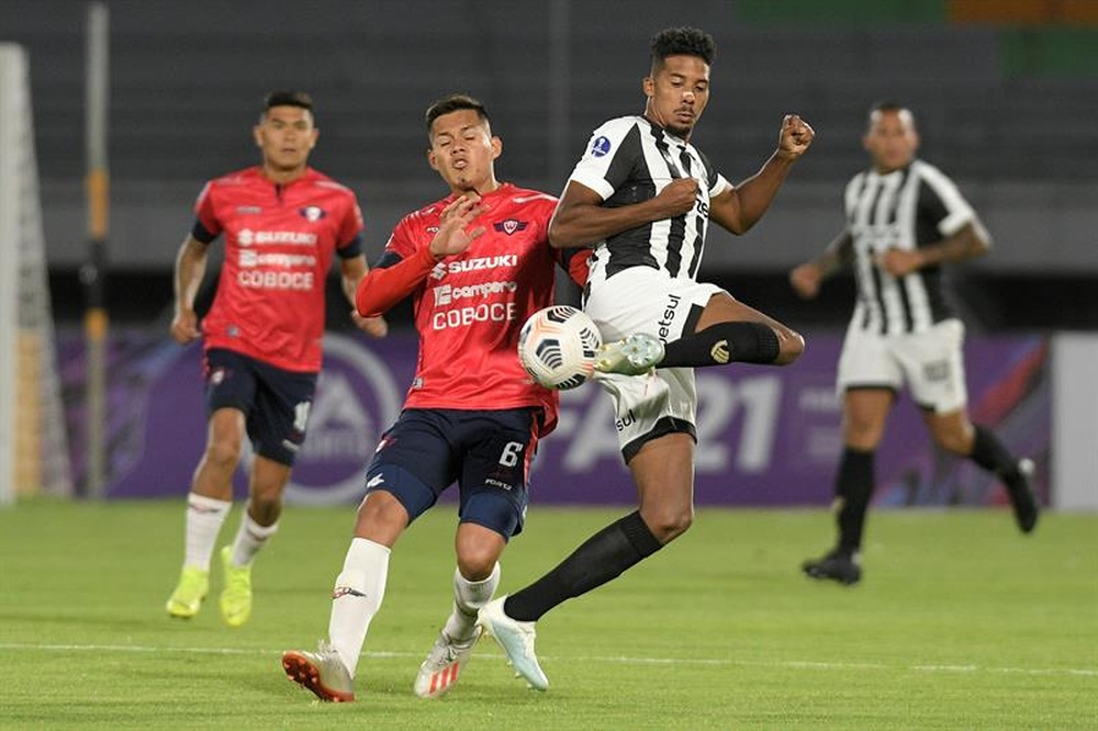 Wilstermann están en paro por impago de salarios. EFE