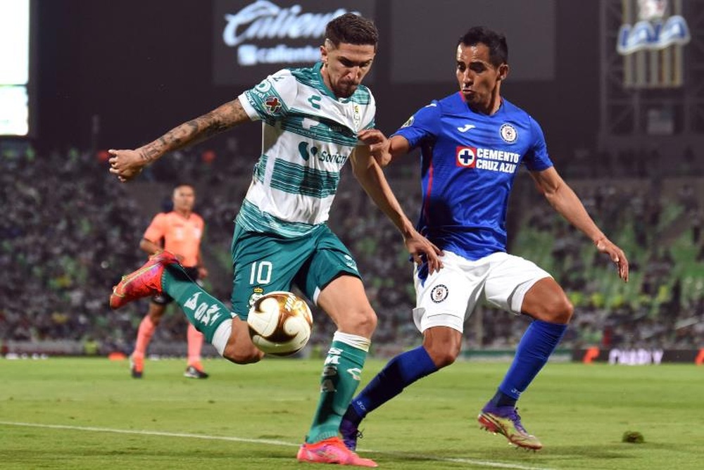 Diego Valdés interesa a Monterrey y América. EFE