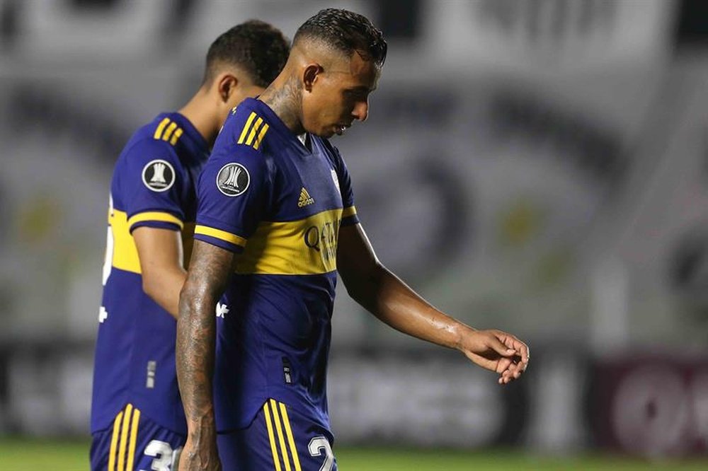 Boca suspendió el sueldo a Sebastián Villa desde que se fue. EFE
