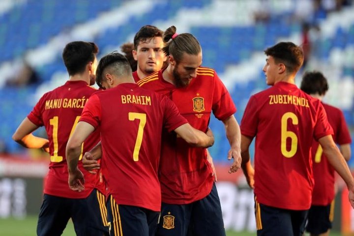 Espanha vence de goleada e já pensa na Eurocopa