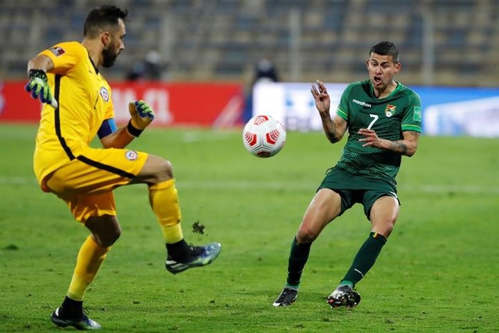 Arce defendió el partido de Bolivia ante Uruguay
