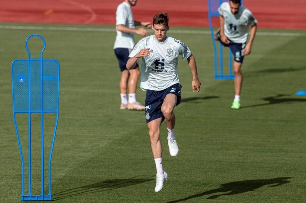Diego Llorente could play in Italy until June. EFE