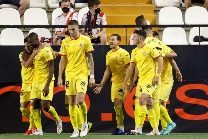 El Girona ultima tres llegadas e intenta dar salida a dos jugadores