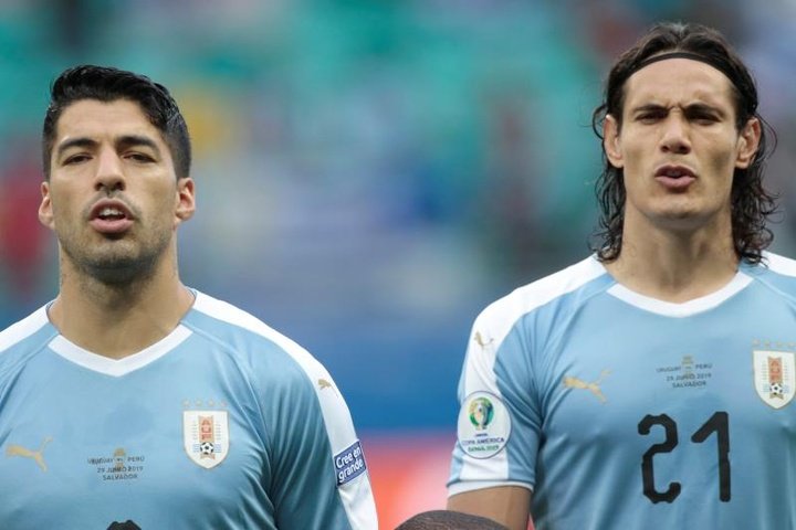 Cavani e Suarez titolari contro il Cile di Vidal