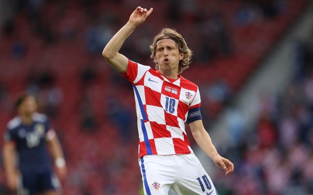 El capitán de Croacia, Luka Modric, sermoneó a Rebic en el empate de España. EFE