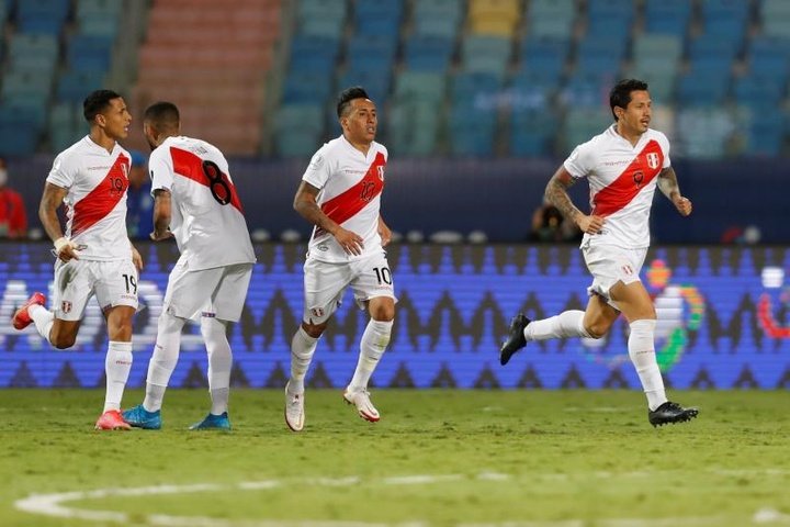 Perú sigue en la pelea