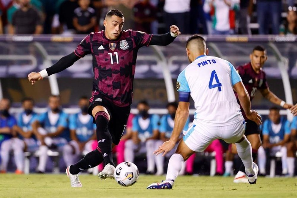 Rogelio Funes Mori sale a gol por partido con México. EFE
