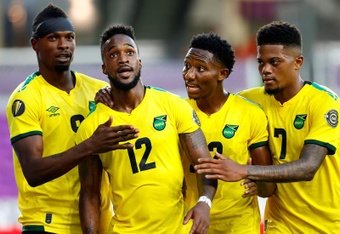 Knight priva a Jamaica de la victoria con un gol en propia. EFE