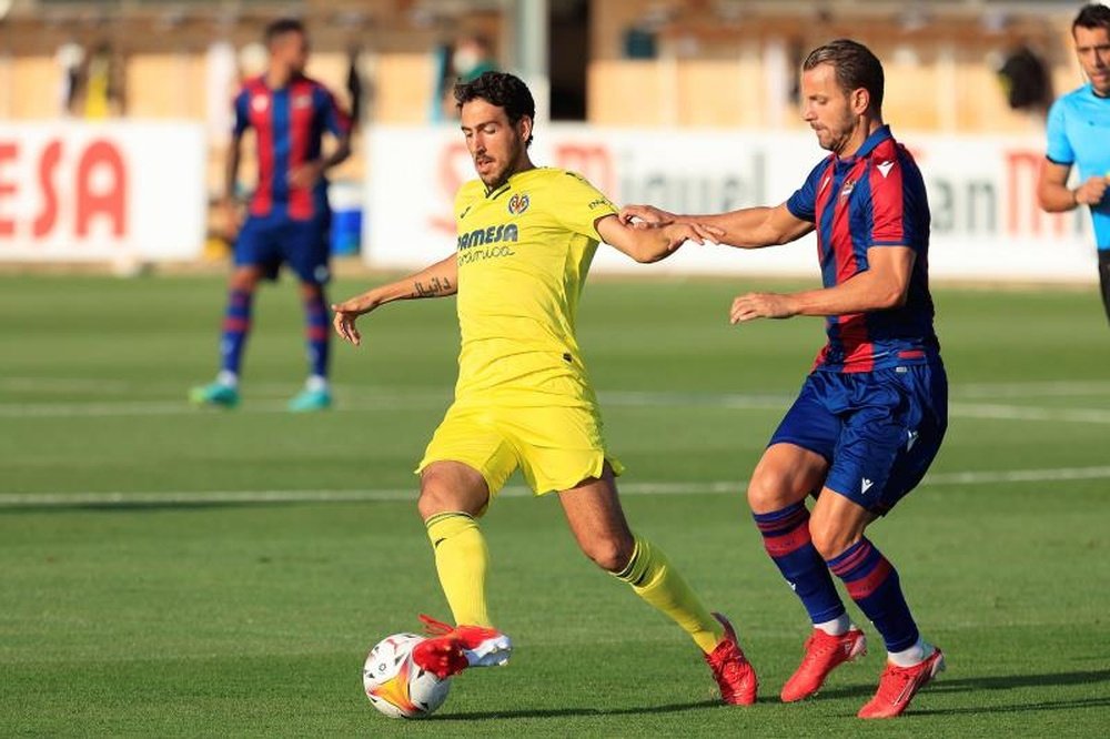 Villarreal y Levante empatan en un duelo marcado por la lesión de Parejo. EFE